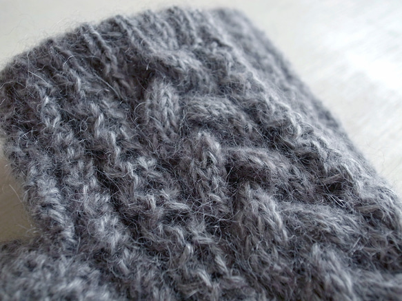 ベビーアルパカとキッドモヘアのアランハンドウォーマー・グレー●受注生産● 5枚目の画像