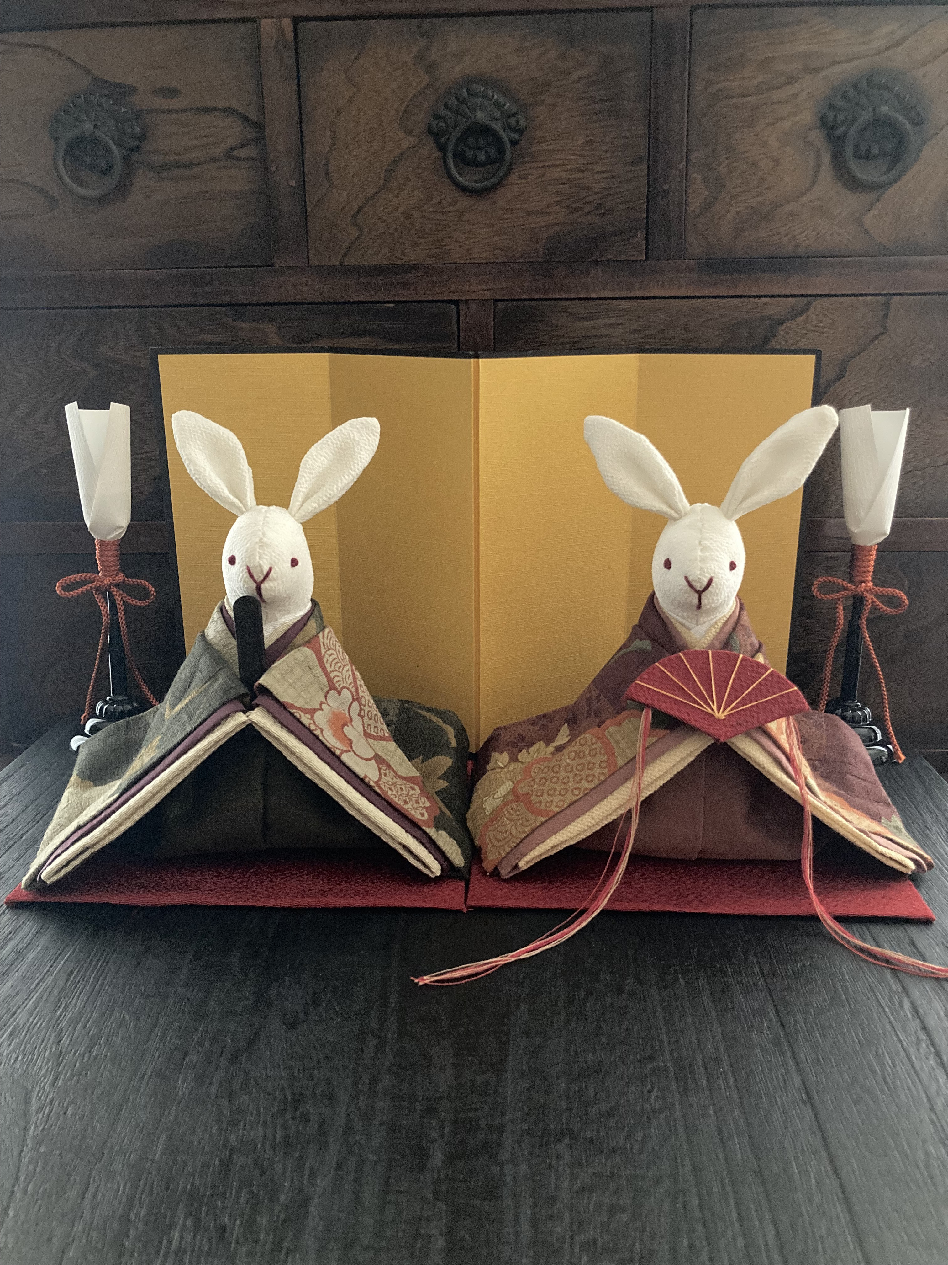 大きなサイズ 渋めの和柄のお着物のうさぎの雛人形 (ひな人形