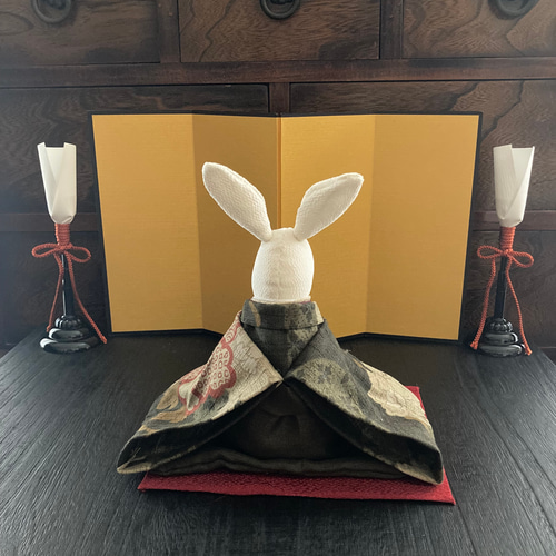 大きなサイズ 渋めの和柄のお着物のうさぎの雛人形 (ひな人形