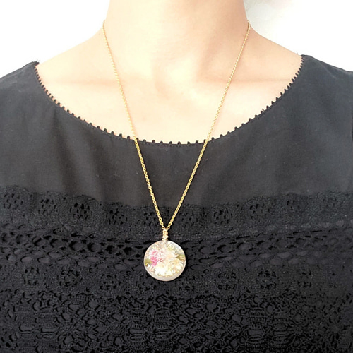 本物のお花を入れたネックレス ホワイト レジンネックレス