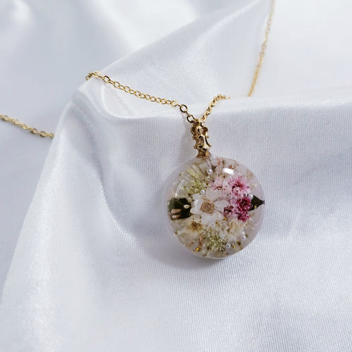本物のお花を入れたネックレス ホワイト レジンネックレス