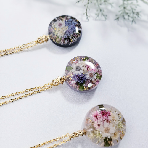 本物のお花を入れたネックレス ホワイト レジンネックレス