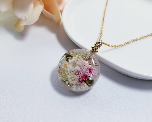 本物のお花を入れたネックレス ホワイト レジンネックレス