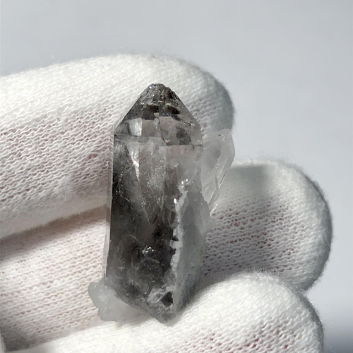 ブルッカイト　両剣　クォーツ　原石　鉱物　標本　天然石　水晶 ブルッカイトインクォーツ (水晶) 【一点物】 原石 鉱物 天然石 (No