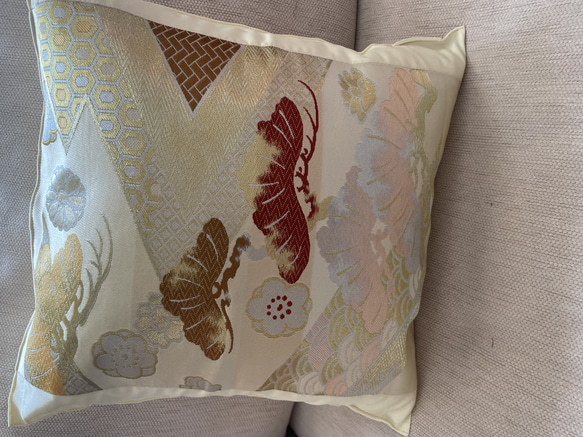 2982豪華刺繍の正絹クッションカバー45cm✖️45cm 帯リメイク 帯リメイク☆クッションカバー☆正絹 (45cm×45cm) - メルカリ