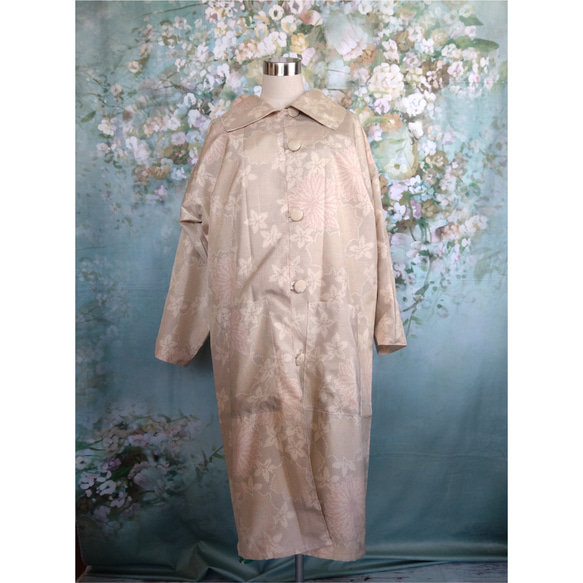 大島紬 ロングコート コサージュ付  着物リメイク 正絹 3枚目の画像