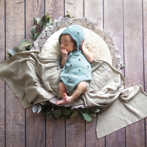 Newborn Photoレンタルニューボーンフォトかご グレーナチュラル ニューボーンフォトレンタル】グレーのカゴ×ホワイト ベビー服