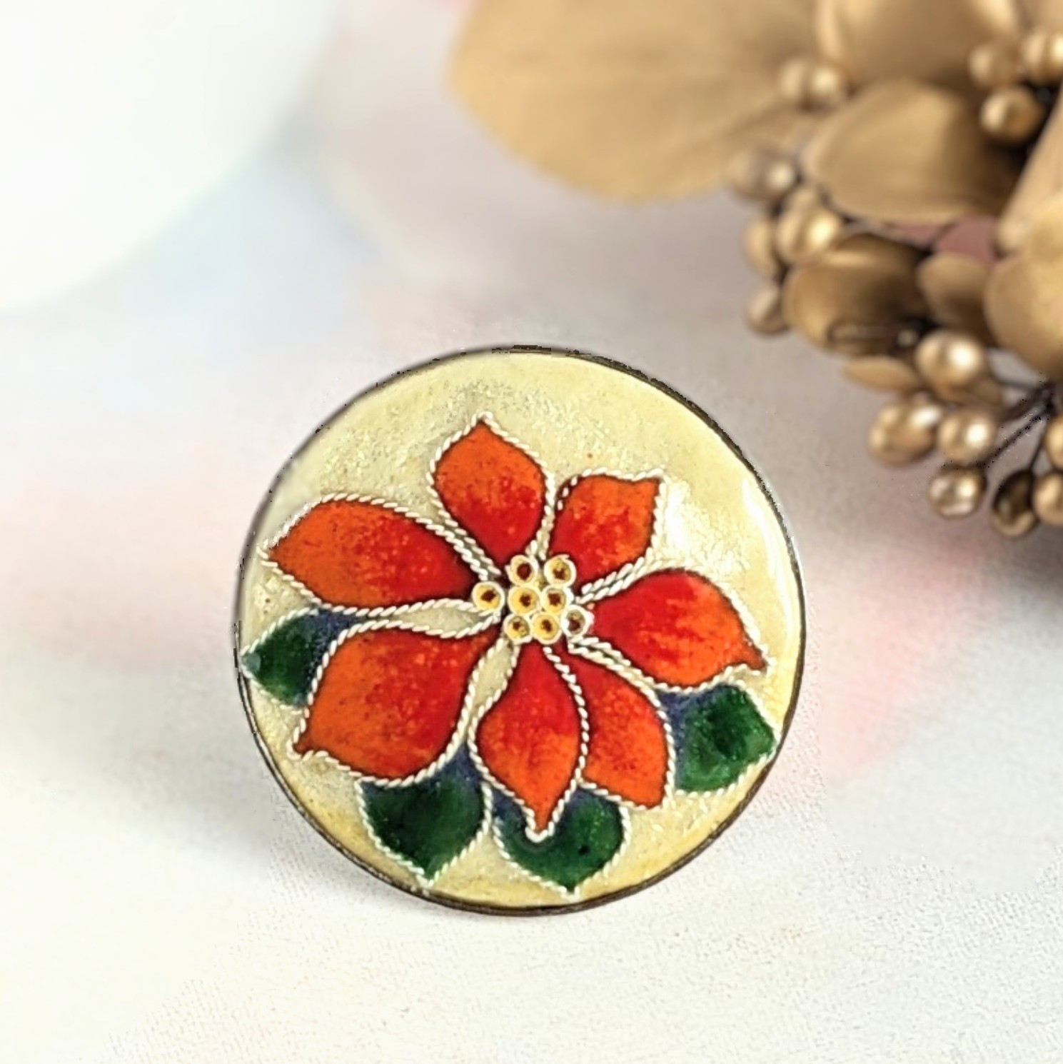 ポインセチア【有線・銀張七宝、ブローチ＆ペンダント2way｜一点もの】枠付き156