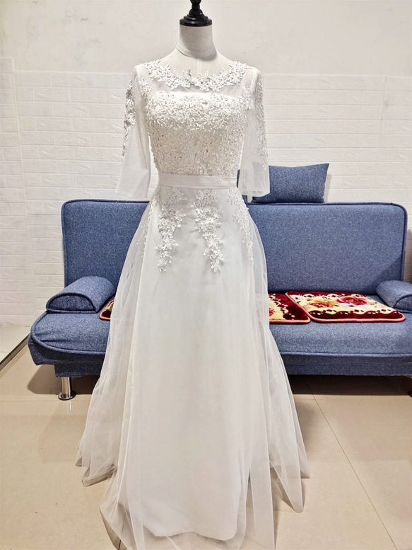 美品！華やか ウエディングドレス ホワイト ソフトチュール 高級刺繍  ミディアムドレス  エレガント 1枚目の画像