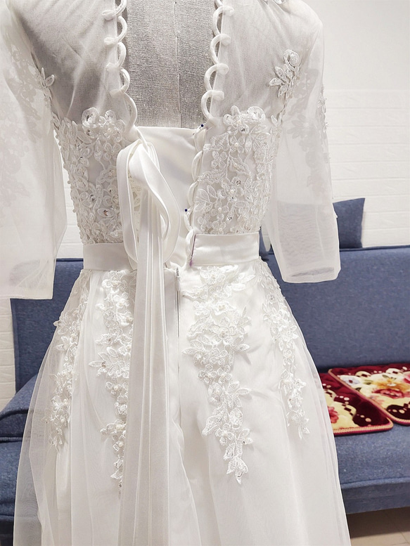 美品！華やか ウエディングドレス ホワイト ソフトチュール 高級刺繍  ミディアムドレス  エレガント 4枚目の画像