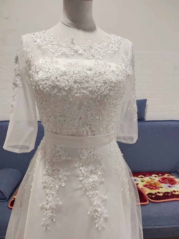 美品！華やか ウエディングドレス ホワイト ソフトチュール 高級刺繍  ミディアムドレス  エレガント 2枚目の画像