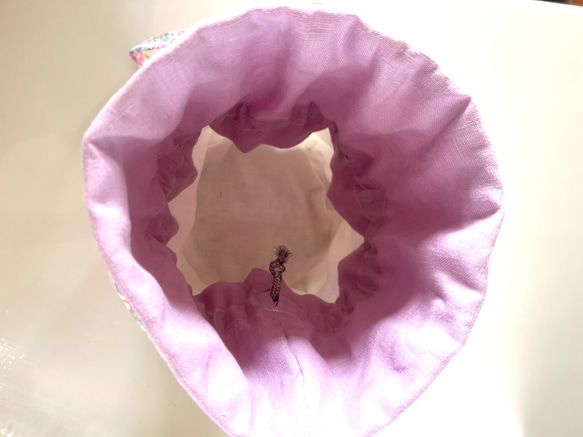 リバティショルダーバック　ラベンダー小花柄バック　ポシェット　キルティングバック　斜めがけバック 2枚目の画像