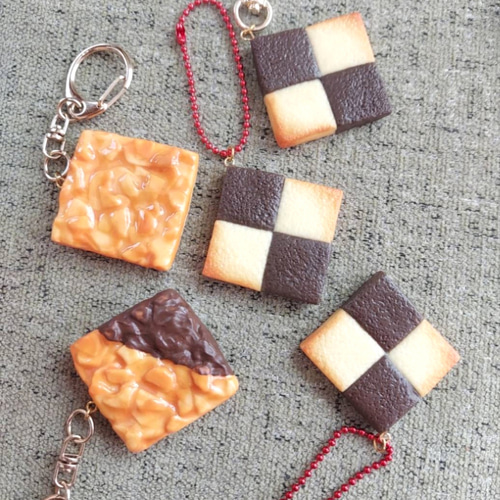 フェイクスイーツ♪市松模様のクッキーのキーホルダー
