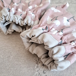 アームカバー　キッチンアームカバー　袖口カバー　アームバンド　北欧　花柄　くすみピンク　柔らか素材 3枚目の画像