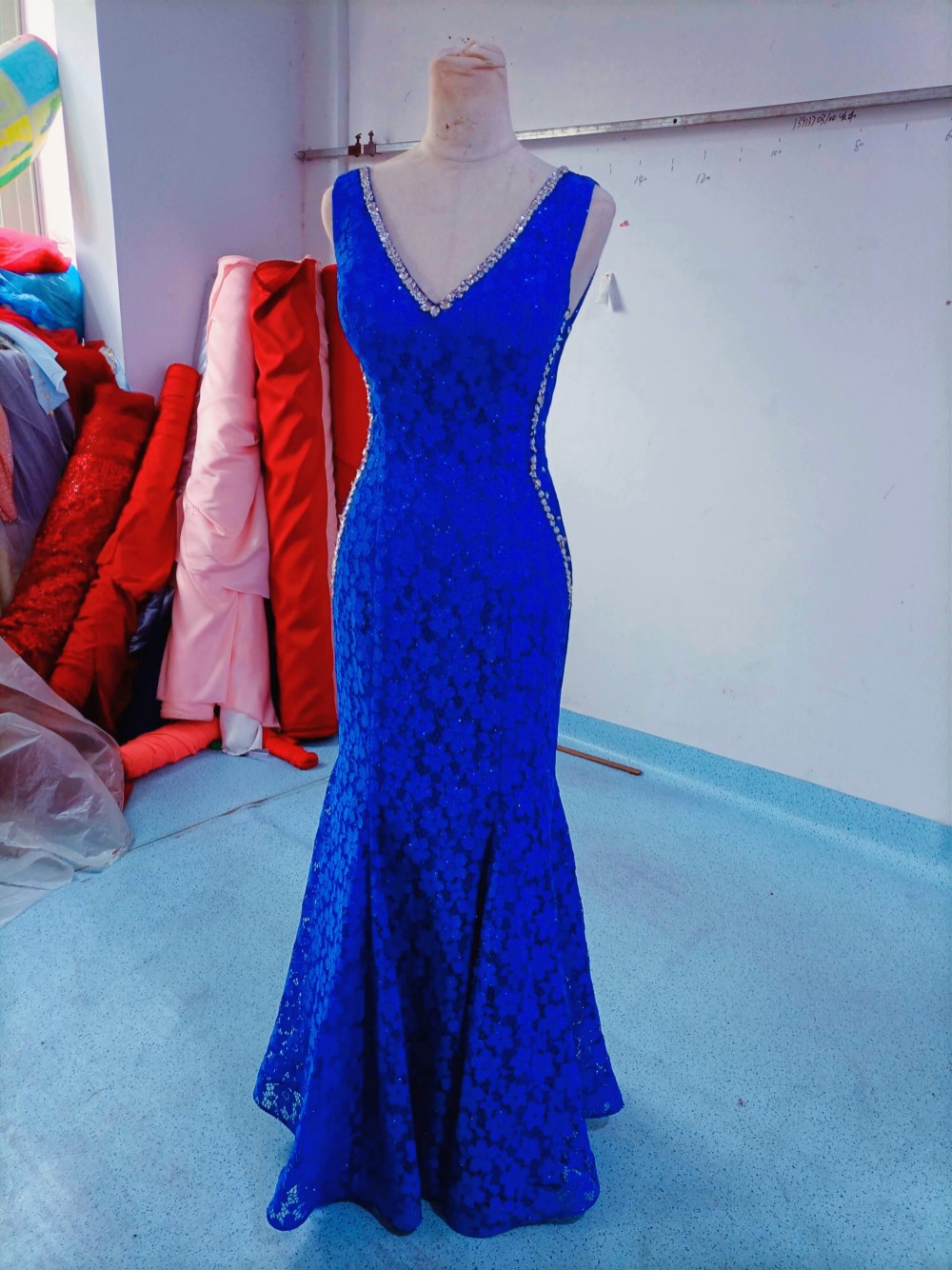 エレガント シアーな美しさ ブルー 贅沢な小花総レース  マーメイドライン  パーティー ロングドレス