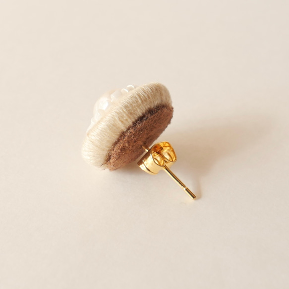 刺繍ピアス pearl (ivory) サージカルステンレス 2枚目の画像