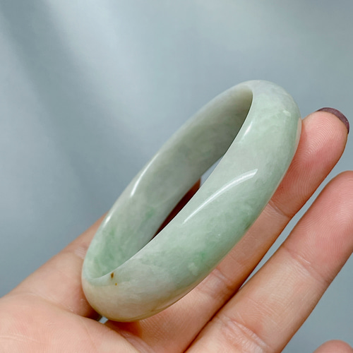 ☆華麗!!艶抜群 隠れん 天然ひすい翡翠幅15.5mm バングル ☆華麗!!艶抜群 隠れん 天然ひすい翡翠幅15.5mm バングル