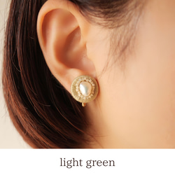 刺繍イヤリング pearl (light-green) サージカルステンレス 4枚目の画像