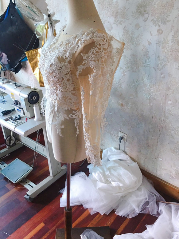 豪華珠子，星形刺繡，婚紗短上衣，僅上衣，3D 3D 蕾絲刺繡，包扣，婚禮 第3張的照片