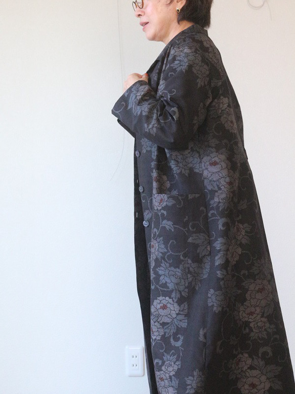 着物リメイク　唐草牡丹模様紬オープンカラーコート 10枚目の画像