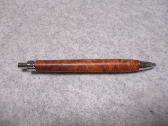 本花梨瘤　ブドウ杢　キヌカオイル仕上げ　木軸ボールペン(シャープペンシル)　 3枚目の画像