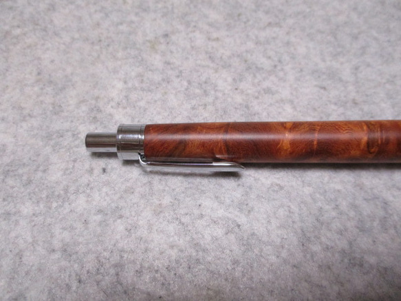本花梨瘤　ブドウ杢　キヌカオイル仕上げ　木軸ボールペン(シャープペンシル)　 6枚目の画像