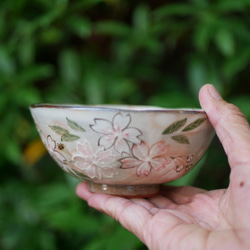 京焼・清水焼 ご飯茶碗　桜・イッチン・金彩　サイズ：大 6枚目の画像