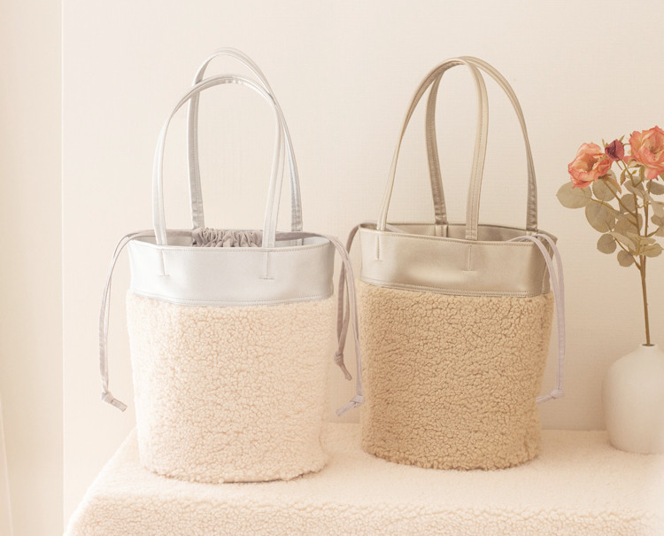夜まで値下げ！！our 黒いレザー バケツ型バッグ　ポットちゃん レザー バケットバッグ Bucket tote 黒 S – kuros.style