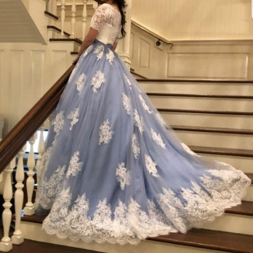 美品！オーダーメイドオーバースカート サテン生地にチュールが四層  