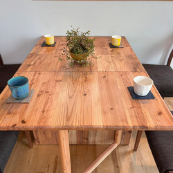 国産杉の無垢材　バタフライテーブル　サイズ・カラーオーダー可能　カフェ風　ダイニングテーブル　角が丸く安心安全 6枚目の画像