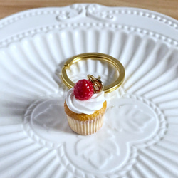 草莓杯子蛋糕鑰匙圈 第1張的照片