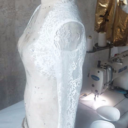 美容產品！上衣珍珠白色長袖波萊羅美麗花朵蕾絲婚紗 第2張的照片