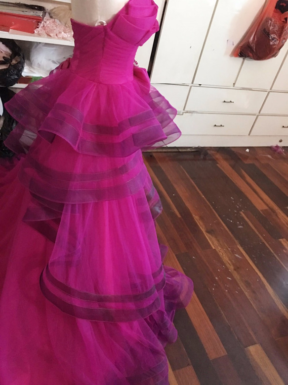 豪華！ウエディングドレス  ベアトップ  エンパイアライン   華やかなトレーン   ロングドレス 3枚目の画像