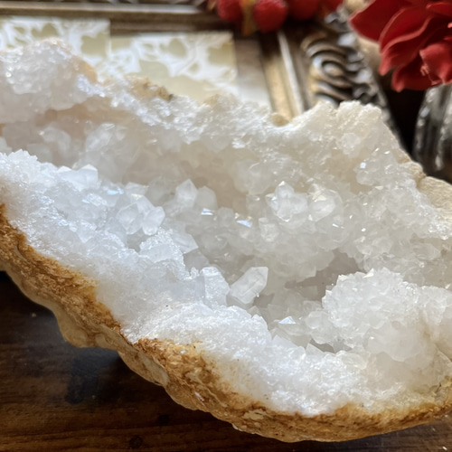 ジオード水晶☆クリスタルベッド882g《素早い浄化とパワー