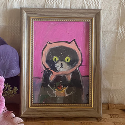 絵画。原画手描き【かわいいフードをかぶった黒猫はイチゴケーキが好きだ】 1枚目の画像