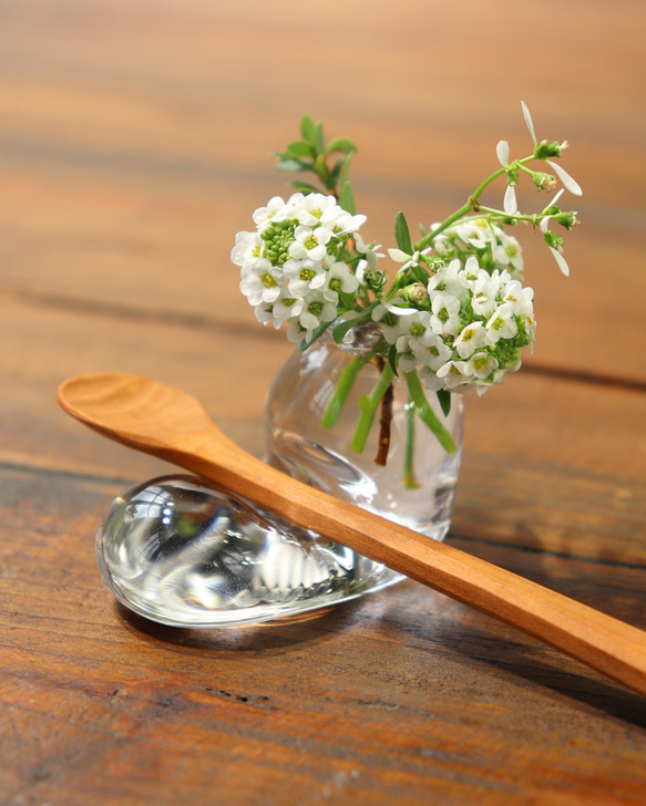 「一輪挿し箸置き（透明）」季節の花を飾れるはしおき 吹きガラス 素朴 ナチュラル モダン 北欧 贈り物 ギフト 7枚目の画像