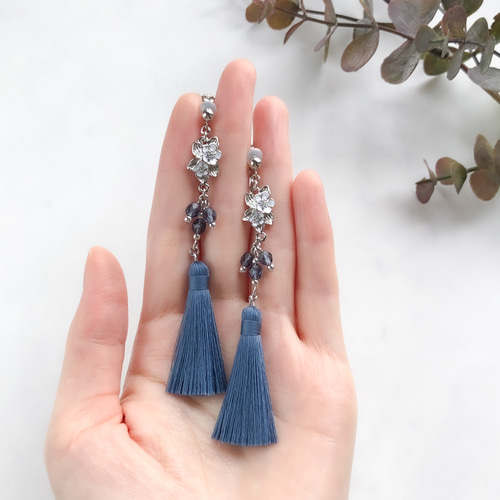再販】勿忘草のフリンジ タッセル col.グレイッシュブルー【ピアス 