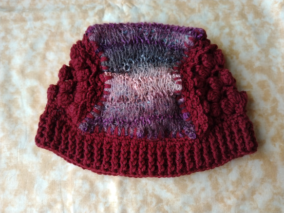 スーパーイマジネーションという糸に、花モチーフを編みつけた、帽子～～！！Ｄ 12枚目の画像