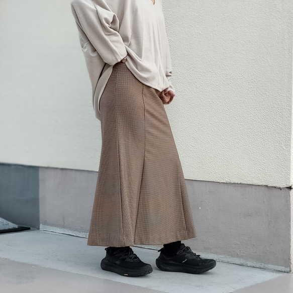 日本製　軽くて暖かい　マーメイドスカート　タイトスカート 1枚目の画像