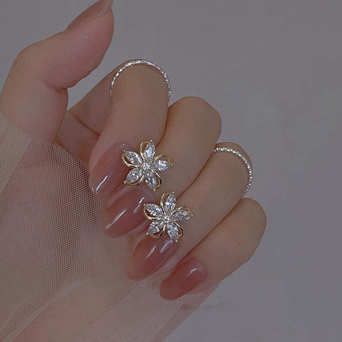 SV925 小ぶり キラキラ 花 ピアス つけっぱなし 小さめ ピアス