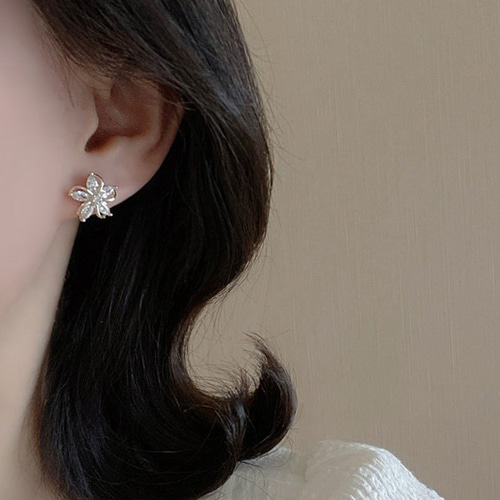 SV925 小ぶり キラキラ 花 ピアス つけっぱなし 小さめ ピアス SV925 小ぶり キラキラ 花 ピアス つけっぱなし 小さめ ピアス