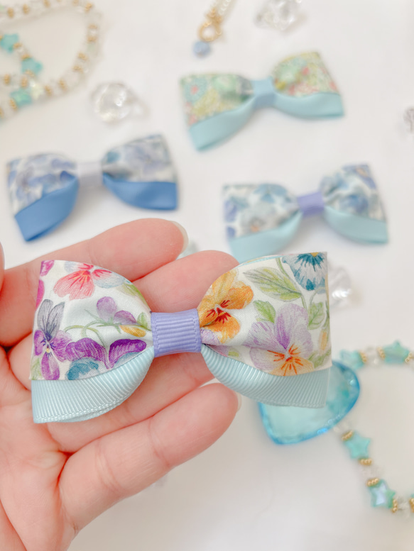 新作】ホワイトグログランリボンと透かしレースのリボンキッズヘアゴム  