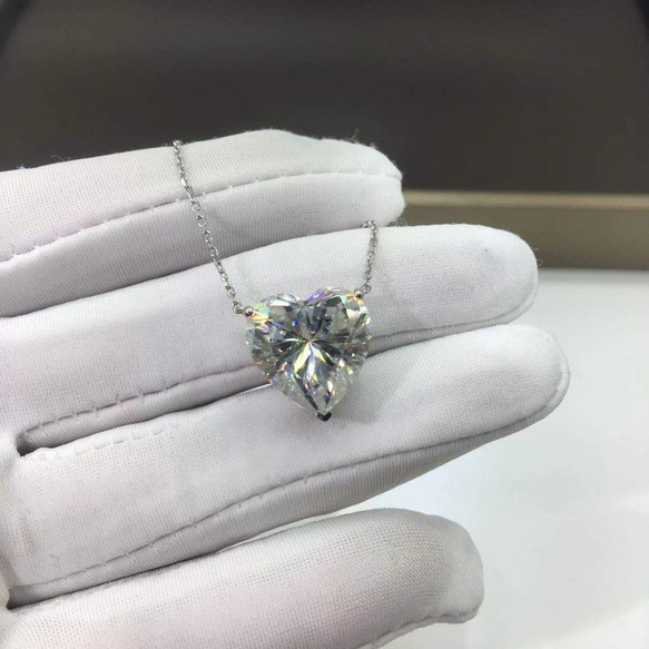 newデザイン】豪華ハート モアサナイト ダイヤ ネックレス k18WG  