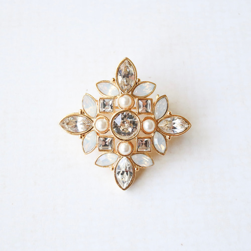 貴和クリスタル 菱形のブローチ ブローチ Juniper ジュニパー 通販