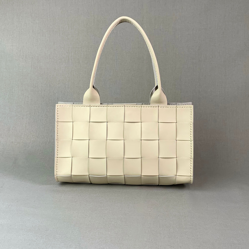 【即納ラス1】 QUNG レジェソフトレザーbag ホワイト 牛革 ハンドバッグ 即納ラス1】 QUNG レジェソフトレザーbag ホワイト 牛革