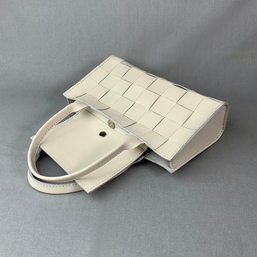 QUNG レジェソフトレザーbag ホワイト 牛革 ハンドバッグ 即納ラス1】 QUNG レジェソフトレザーbag ホワイト 牛革