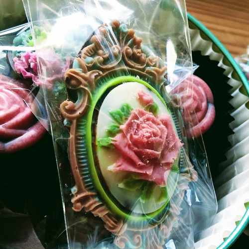 ローチョコレートの薔薇を集めて チョコレート ローショコラmio 通販 