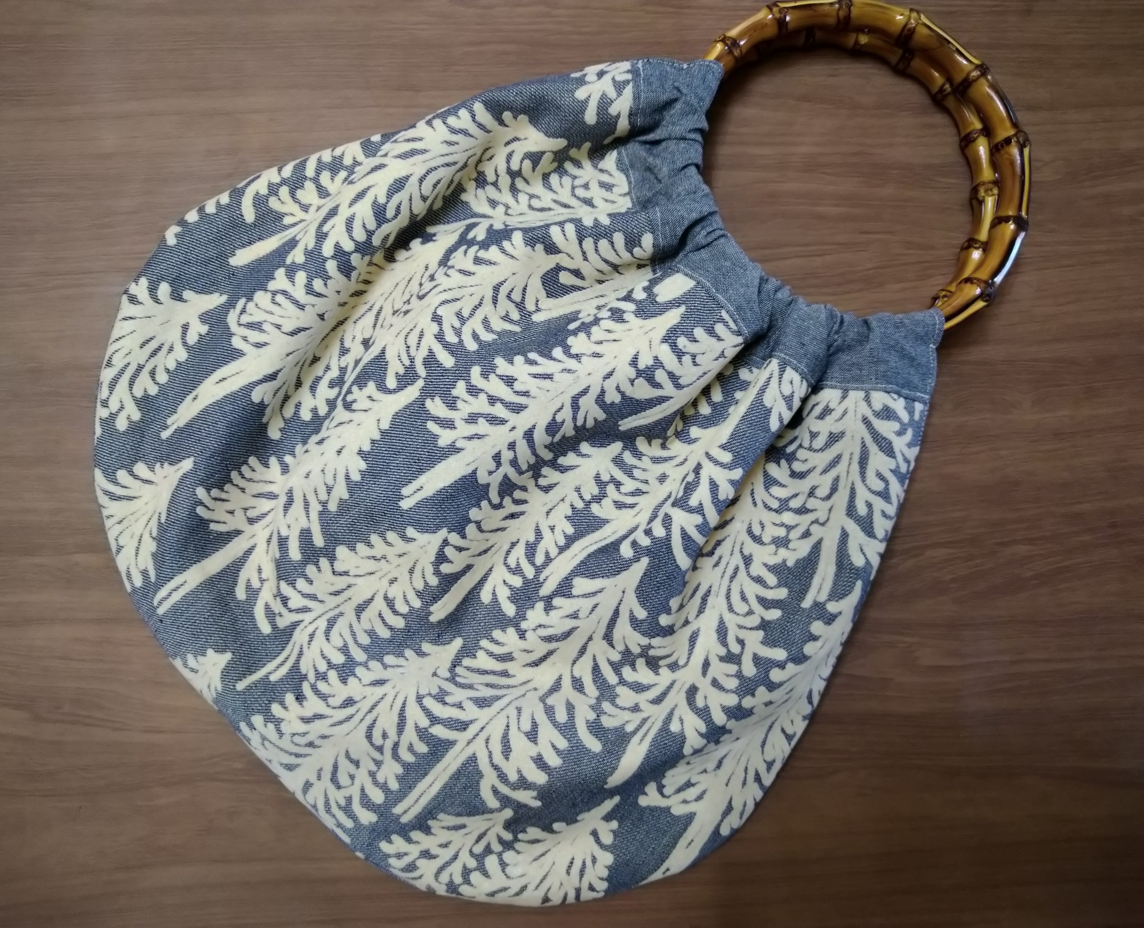 sale☆バンブー持ち手のバッグ*minaperhone*metsaネイビー（片面無地）