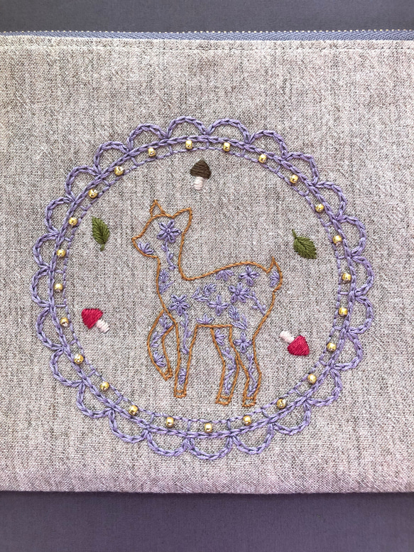 【手刺繍】秋色子鹿ちゃんポーチ♪ 2枚目の画像