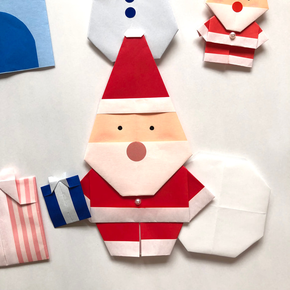 折り紙　クリスマス　サンタクロースとミニサンタクロース　壁面飾り【送料無料】 3枚目の画像